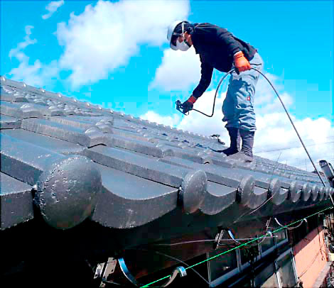 伊藤瓦店：屋根塗装工事